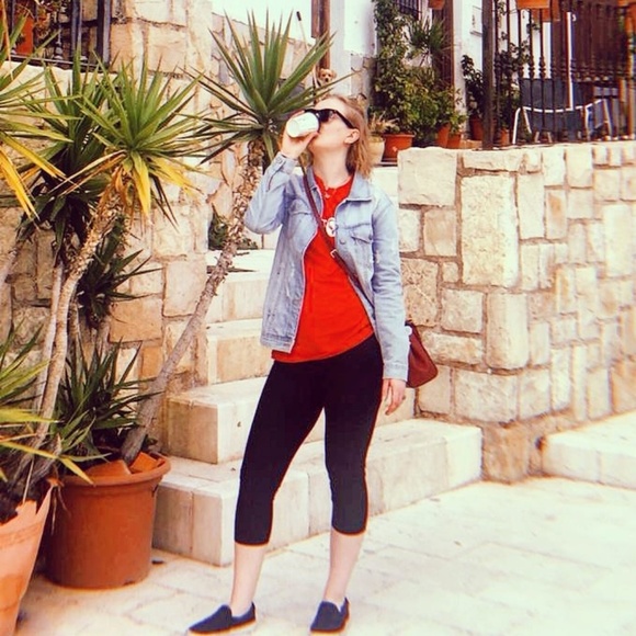 Meet your Posher, Jessica - Picture 1 of 1